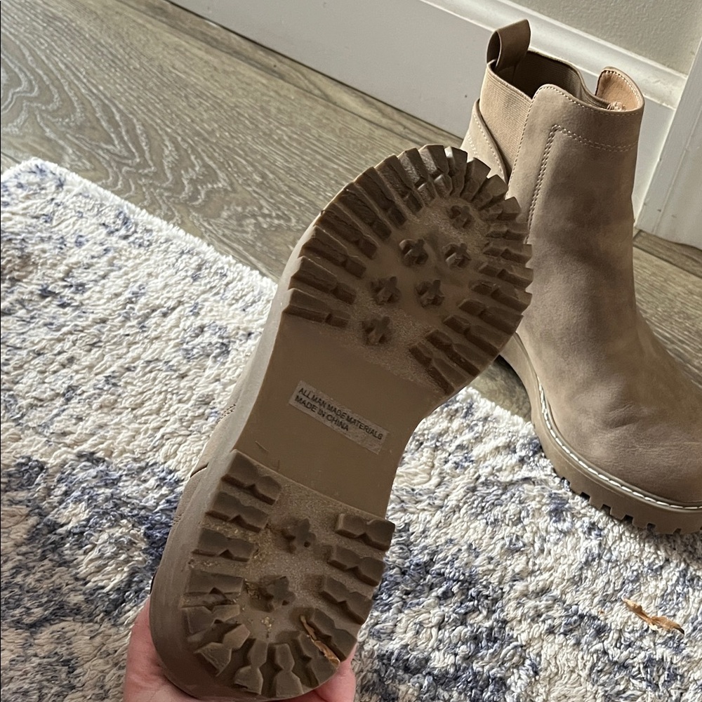DV by Dolce Vita Tan Ankle Boots - Picture 3 of 3